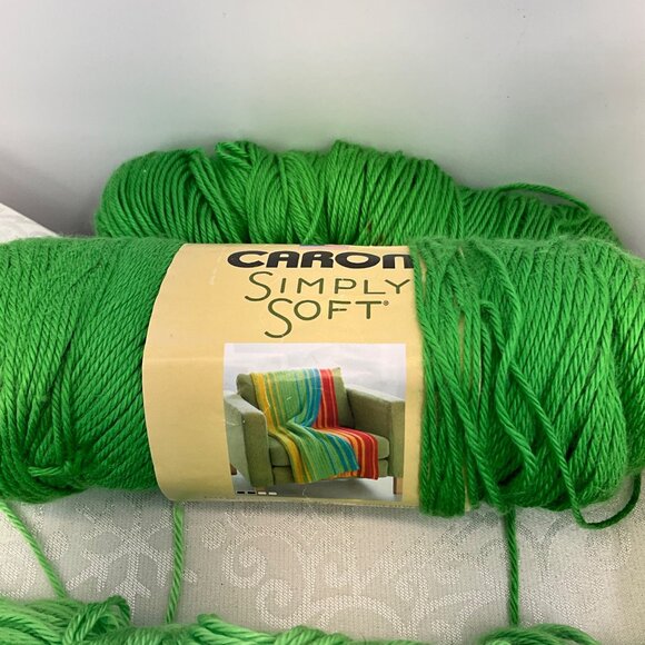 Caron Simply Soft Yarn Bundle In Green & White - Picture 5 of 7